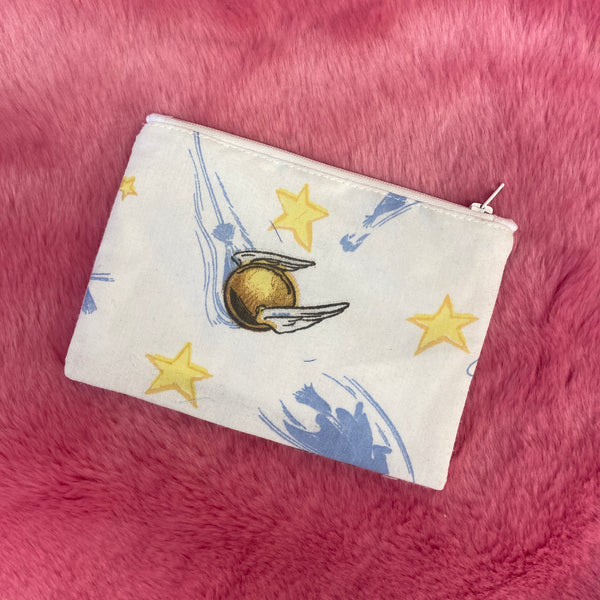 Zipper purse made from duvet covers